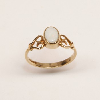 9ct Gold Opal Ring